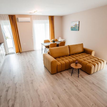 Sunrise View Apartment Oradea Buitenkant foto