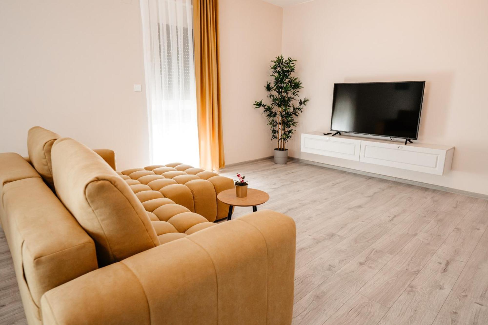 Sunrise View Apartment Oradea Buitenkant foto