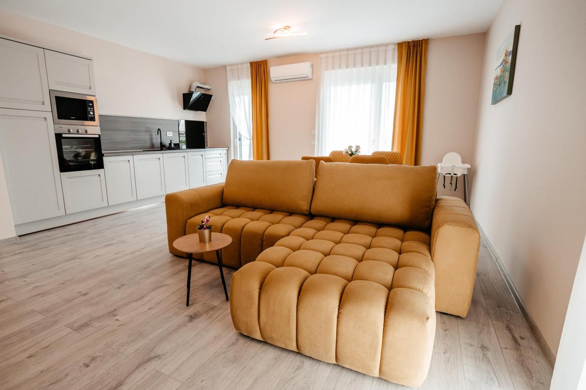 Sunrise View Apartment Oradea Buitenkant foto