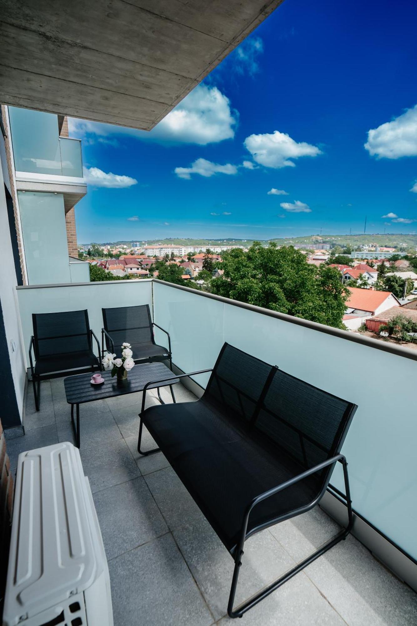Sunrise View Apartment Oradea Buitenkant foto
